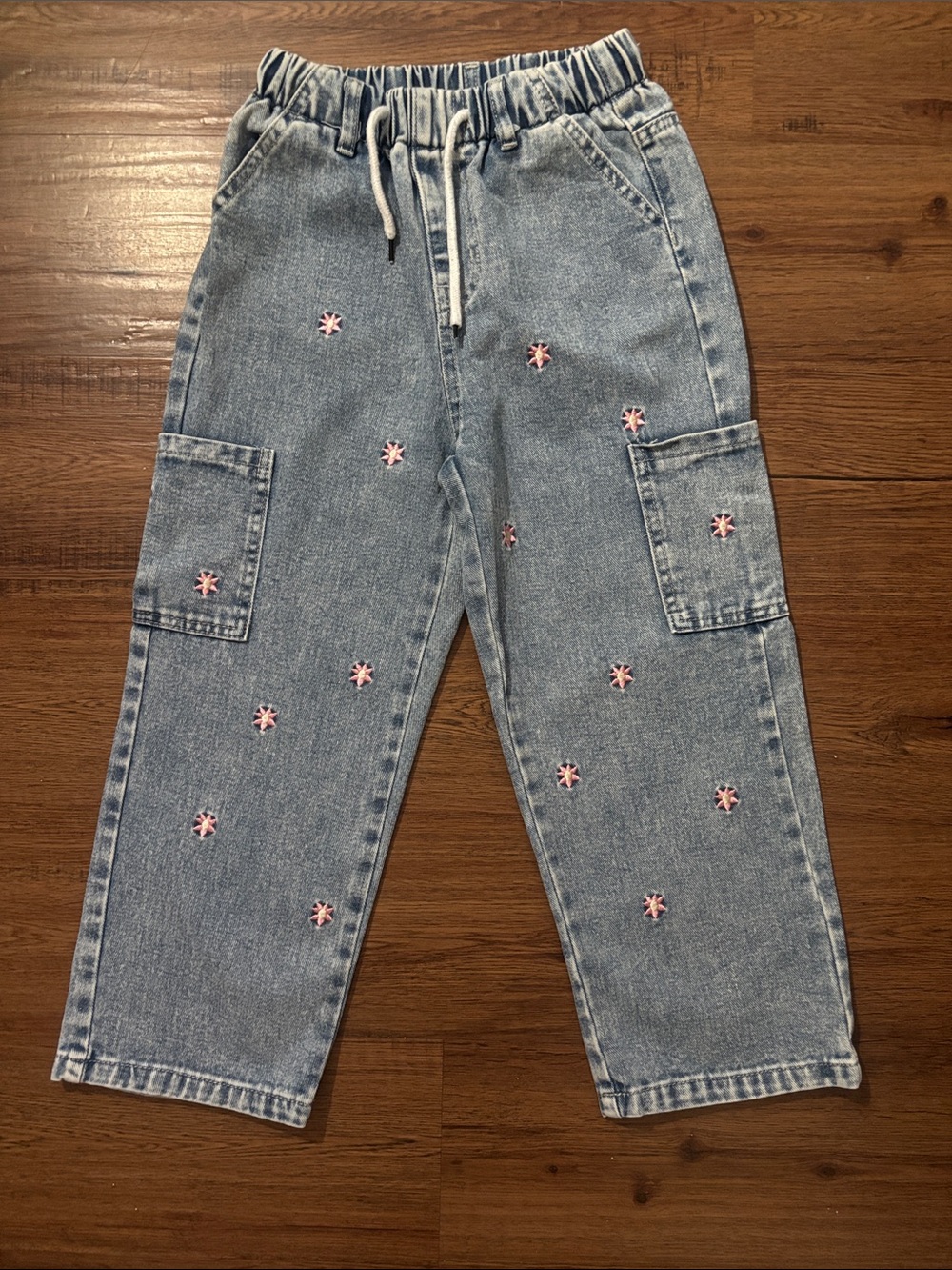 SHEIN Light Blue Denim Cargo Jeans with Pink Star Embroidery